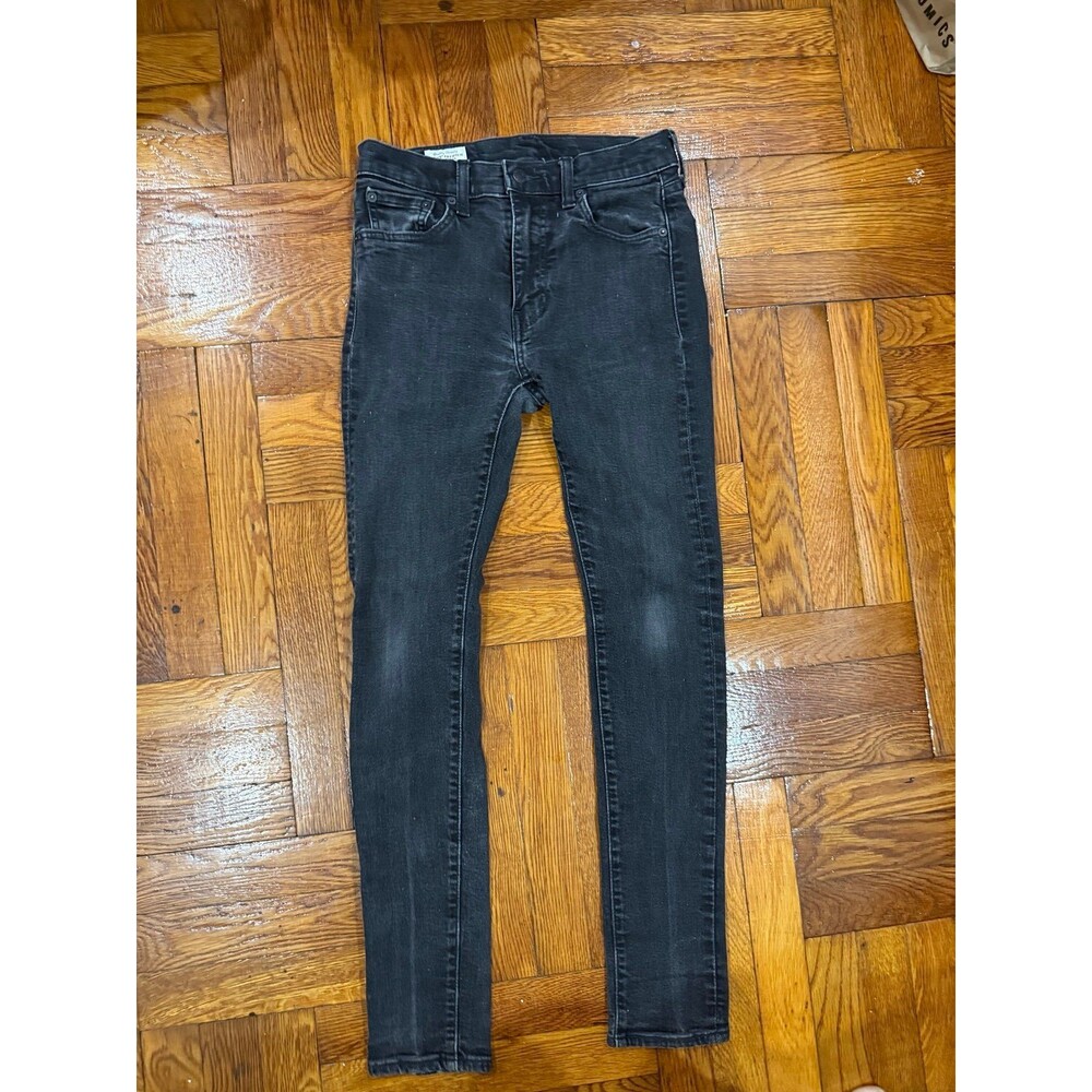Levis Slimming Skinny Jeans ~ Ladies ~ Size 30x32 ~ Black distressed